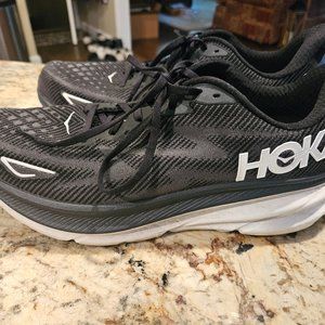 Mens size 11 Hoka Clifton 9